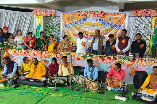 छत्तीसगढ़ी संस्कृति को बचाने और संवारने का काम कर रहे लोककला मंच के कलाकार - पूर्व सांसद मोहन मंडावी