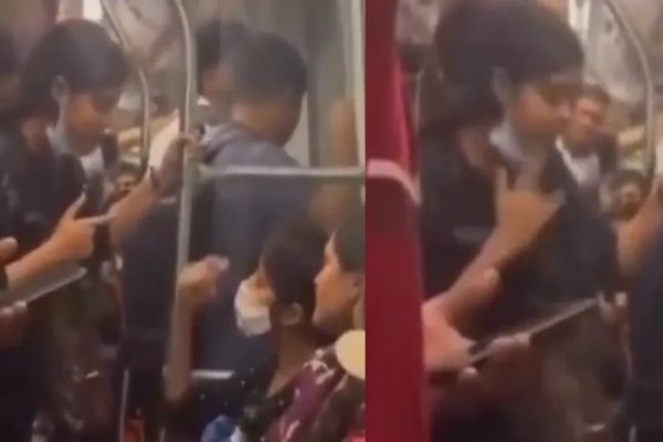 'मेरा बंदा दिल्ली पुलिस SI है, बुलाऊं क्या', Delhi Metro में छिड़ी दो महिलाओं के बीच जंग, जमकर वायरल हुआ Video